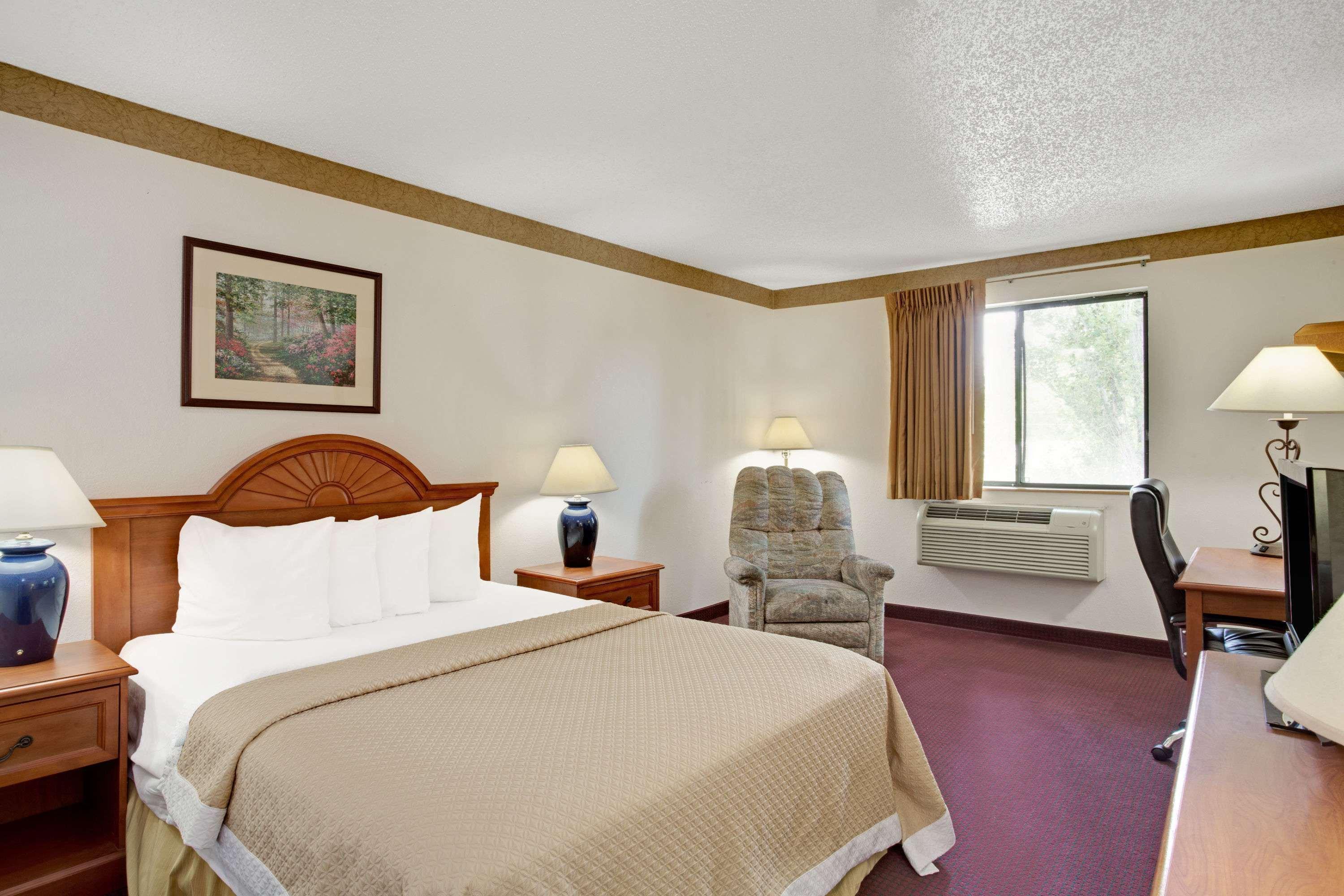 Antelope Inn & Suites Clearfield Exterior photo