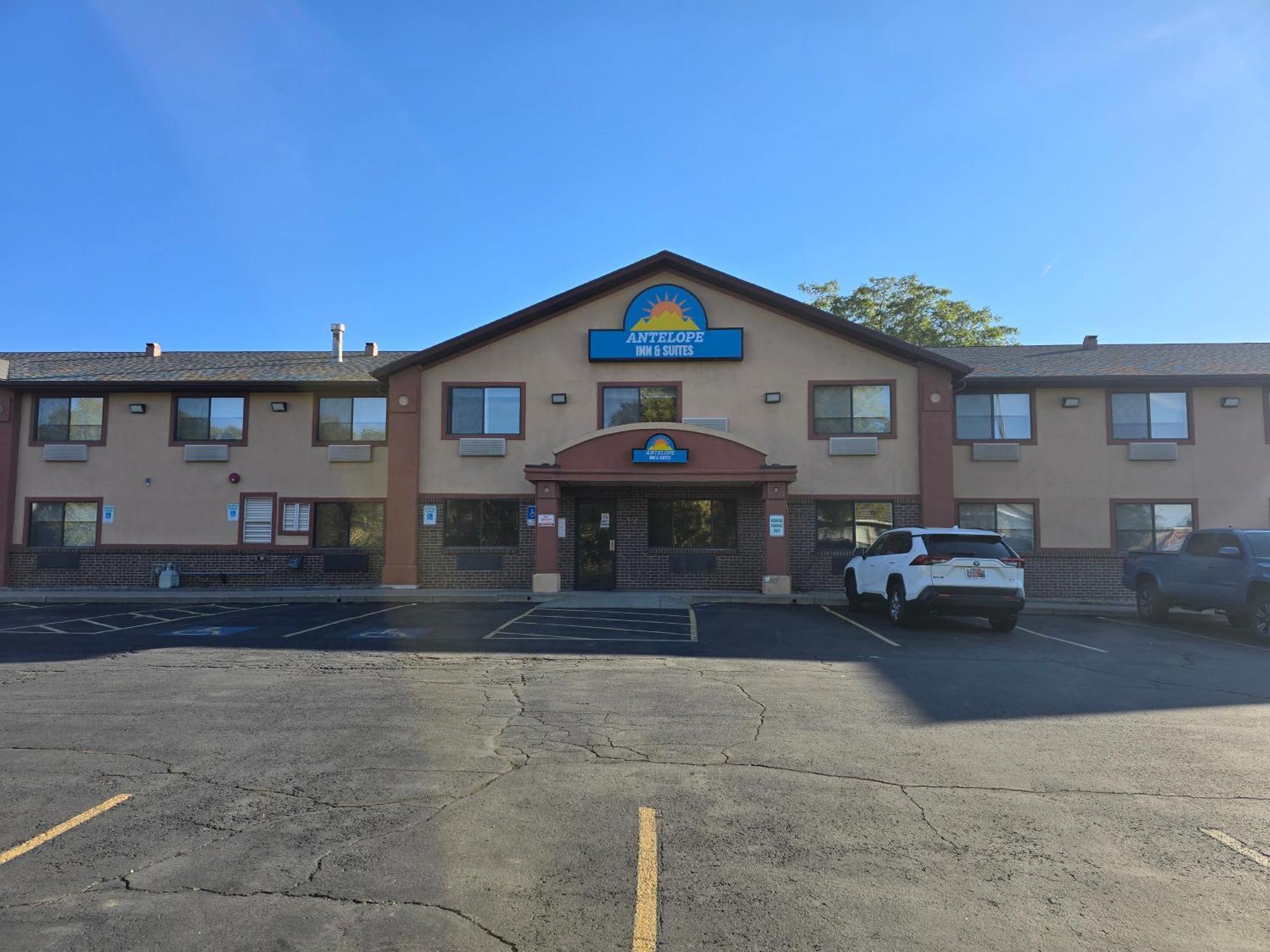 Antelope Inn & Suites Clearfield Exterior photo